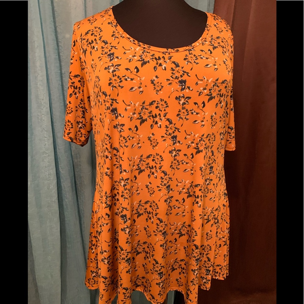 LulaRoe Perfect T
